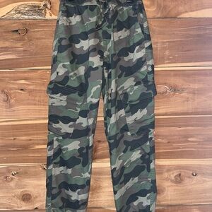 No Boundaries Green Camouflage Pants